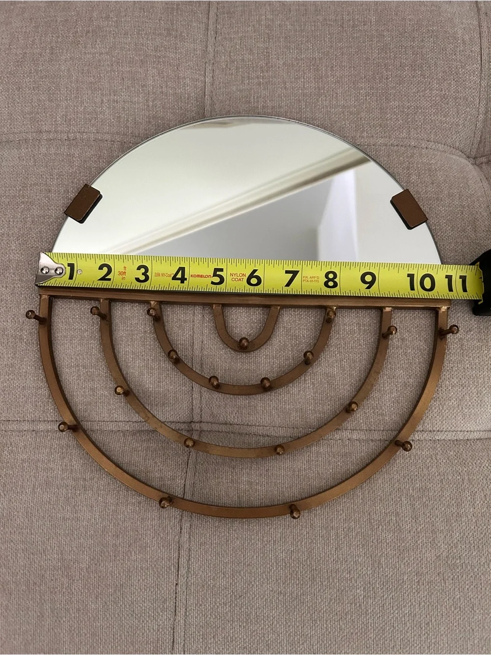 UO Round Jewlery Hanger with Mirror